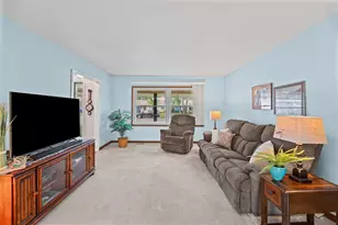 91 Kendal Rd, Elk Grove Village, IL 60007 - Photo 12