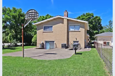 8801 Lowell Terrace, Skokie, IL 60076 - Photo 2