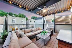 2136 W Waveland Ave, Chicago, IL 60618 - Photo 40