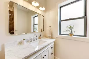 2136 W Waveland Ave, Chicago, IL 60618 - Photo 22