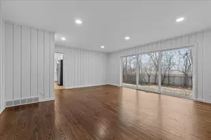 1305 Warwick Ct, Deerfield, IL 60015 - Photo 8