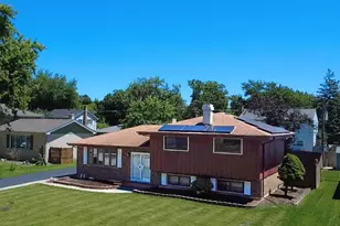 191 Montclare Ln, Wood Dale, IL 60191 - Photo 2