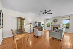1155 Falcon Ridge Dr, Elgin, IL 60124 - Photo 4