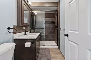 172 E Lakeview Ave, Round Lake Beach, IL 60073 - Photo 10