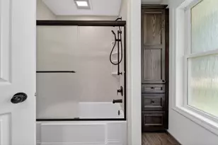 172 E Lakeview Ave, Round Lake Beach, IL 60073 - Photo 20