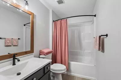 606 S Beacon Lane, Round Lake, IL 60073 - Photo 20