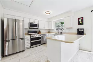 3425 Harris Dr, Northbrook, IL 60062 - Photo 10