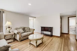 621 W Slocum Lake Rd, Wauconda, IL 60084 - Photo 4