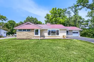 621 W Slocum Lake Rd, Wauconda, IL 60084 - Photo 2