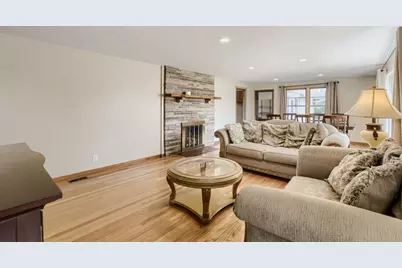 621 W Slocum Lake Road, Wauconda, IL 60084 - Photo 6