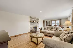 621 W Slocum Lake Rd, Wauconda, IL 60084 - Photo 6