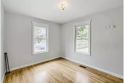 621 W Slocum Lake Road, Wauconda, IL 60084 - Photo 12