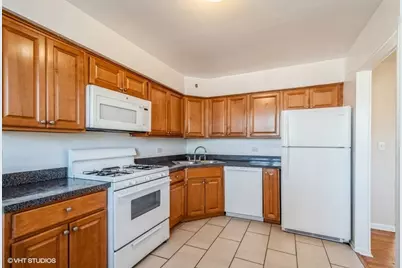 2001 W Touhy Avenue #301, Chicago, IL 60645 - Photo 2