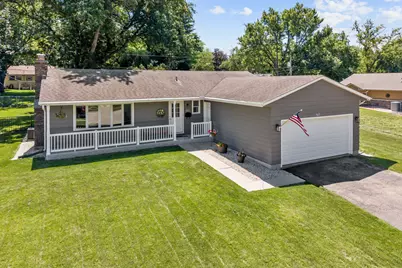 517 S Hubbard Street, Algonquin, IL 60102 - Photo 1