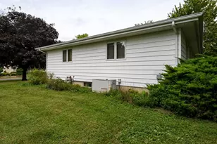 201 E Ririe Pl, Flanagan, IL 61740 - Photo 34