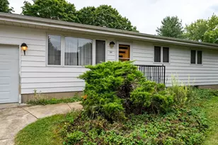 201 E Ririe Pl, Flanagan, IL 61740 - Photo 2