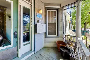 2102 W Belle Plaine Ave, Chicago, IL 60618 - Photo 4