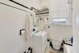 2102 W Belle Plaine Ave, Chicago, IL 60618 - Photo 34