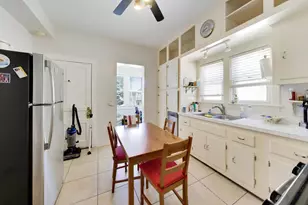 2102 W Belle Plaine Ave, Chicago, IL 60618 - Photo 24