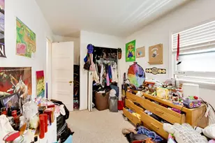 2102 W Belle Plaine Ave, Chicago, IL 60618 - Photo 14