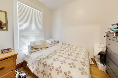 2102 W Belle Plaine Avenue, Chicago, IL 60618 - Photo 32