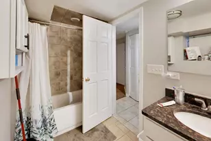 2102 W Belle Plaine Ave, Chicago, IL 60618 - Photo 56