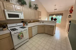 3034 Autumn Lake Dr, Aurora, IL 60504 - Photo 6