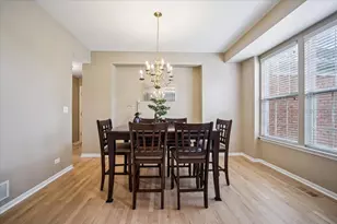 2 Springbrook Ct, Streamwood, IL 60107 - Photo 4