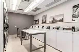 88 W Schiller St, Chicago, IL 60610 - Photo 16