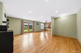 846 Pheasant Walk Dr, Schaumburg, IL 60193 - Photo 12