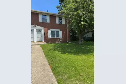 685 Old Indian Trail #685, Aurora, IL 60506 - Photo 1