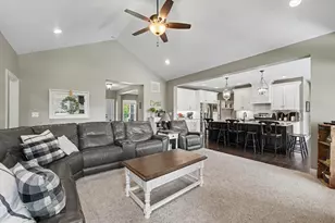 801 Trail Blazer Ln, Monticello, IL 61856 - Photo 10