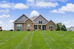 801 Trail Blazer Ln, Monticello, IL 61856 - Photo 2