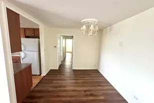 1460 Fairlane Dr, Schaumburg, IL 60193 - Photo 8