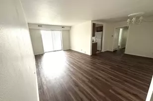 1460 Fairlane Dr, Schaumburg, IL 60193 - Photo 2