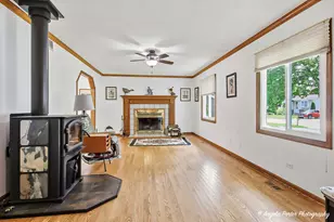 1218 Bunker St, Woodstock, IL 60098 - Photo 4
