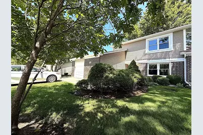 235 Hedgerow Drive, Bloomingdale, IL 60108 - Photo 2