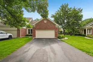 2109 N Charter Point Dr, Arlington Heights, IL 60004 - Photo 2