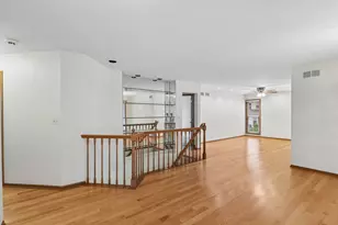 2109 N Charter Point Dr, Arlington Heights, IL 60004 - Photo 14
