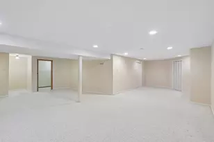 2109 N Charter Point Dr, Arlington Heights, IL 60004 - Photo 32