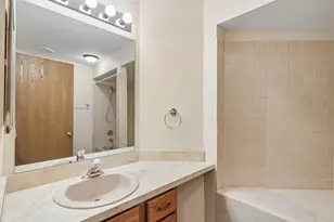 2109 N Charter Point Dr, Arlington Heights, IL 60004 - Photo 18