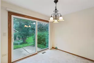 2109 N Charter Point Dr, Arlington Heights, IL 60004 - Photo 6