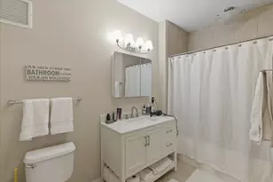 757 N Orleans St, Chicago, IL 60654 - Photo 8