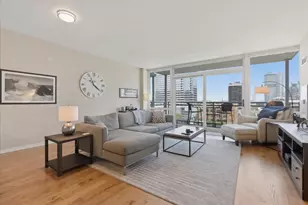 757 N Orleans St, Chicago, IL 60654 - Photo 2