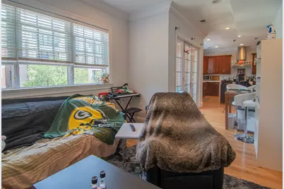 3718 N Wilton Avenue #3, Chicago, IL 60613 - Photo 2