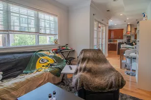 3718 N Wilton Ave, Chicago, IL 60613 - Photo 2
