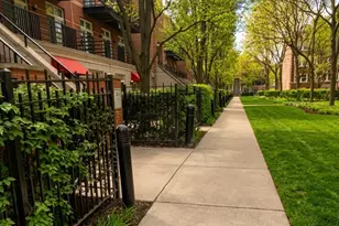 1033 E 46th St, Chicago, IL 60653 - Photo 1