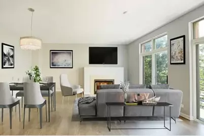 1033 E 46th Street #406, Chicago, IL 60653 - Photo 2
