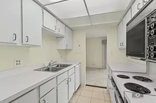 6340 Americana Dr, Willowbrook, IL 60527 - Photo 10