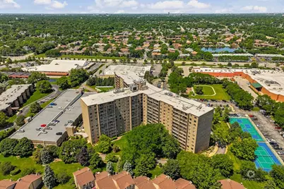 6340 Americana Drive #214, Willowbrook, IL 60527 - Photo 2